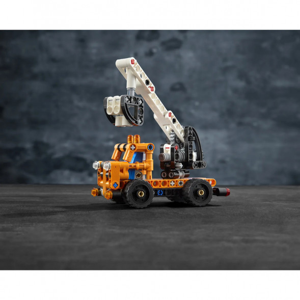 Конструктор LEGO Technic 42088 Ремонтный автокран в Рязани
