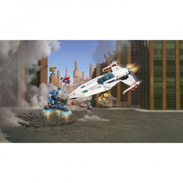 Конструктор LEGO Super Heroes 76028 Вторжение Дарксайда в Рязани